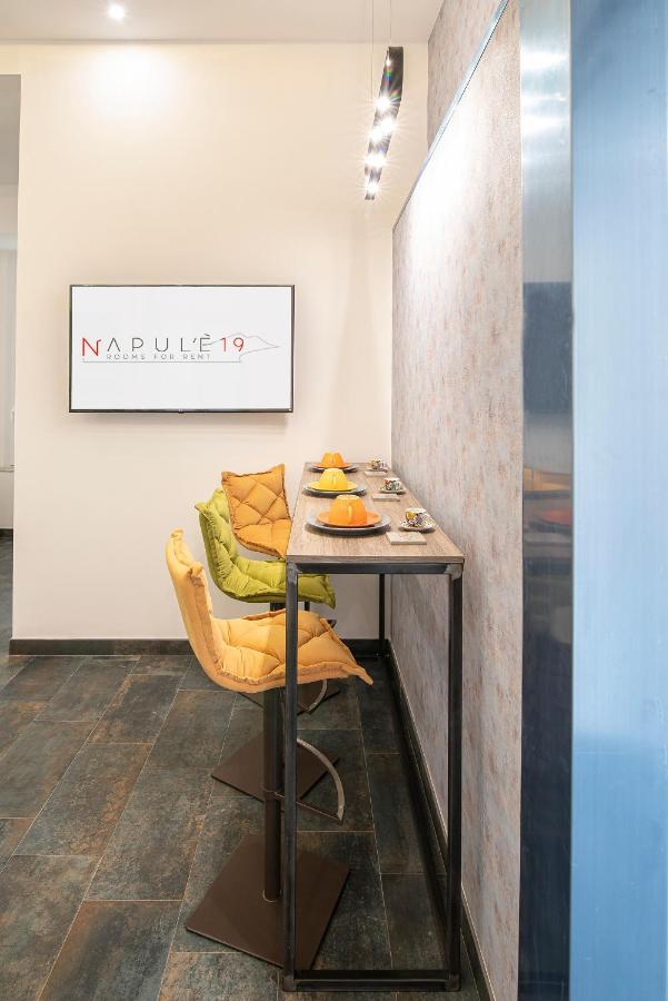 ホテル Napul'E 19 ナポリ エクステリア 写真